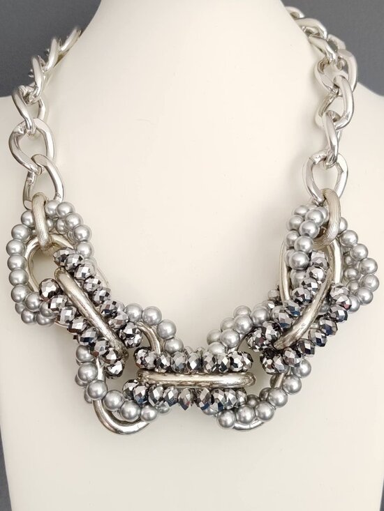 Dramatic silver link and beaded necklace - Picture 1 of 11
